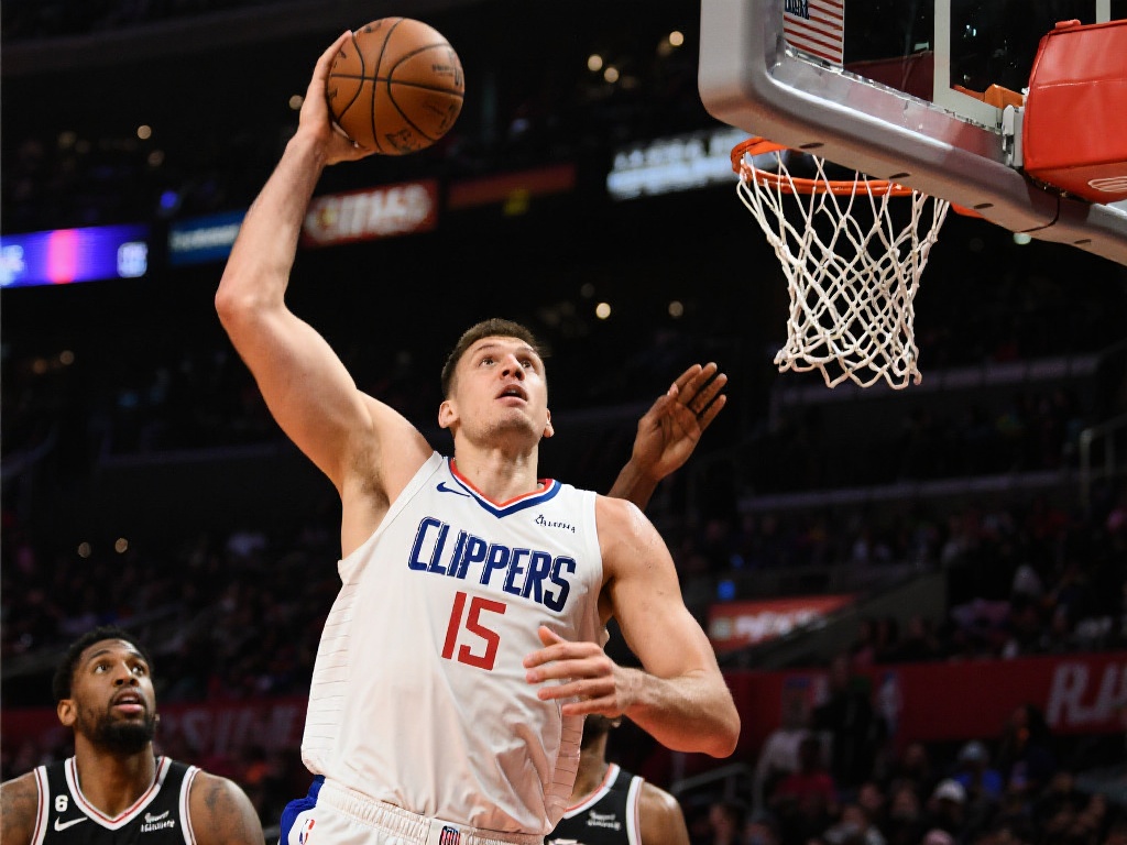 也毫不示弱 也毫不示弱